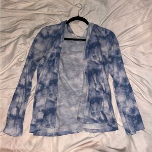 Carol Rose thin jacket. Blue and white cloud print.